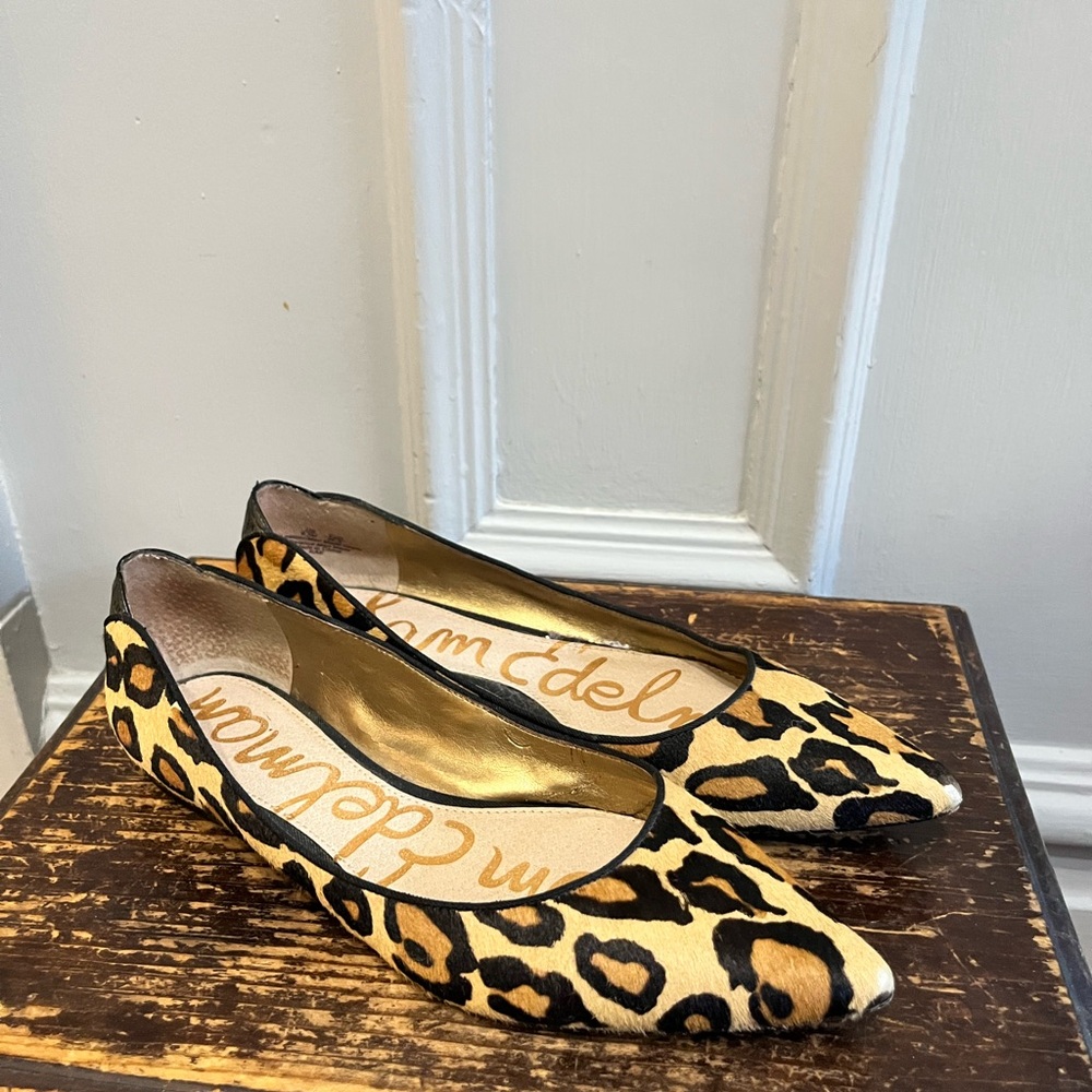 Sam Edelman Animal Print Flats.  Pointed toe
Calf hair
Minimal wear